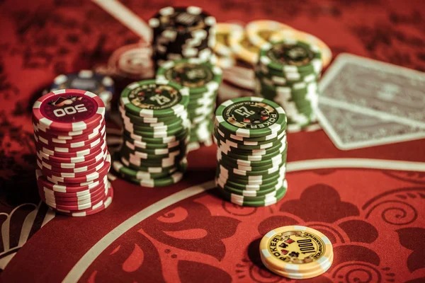 larisbet303 login mobile app home screen showing live blackjack studios and football markets